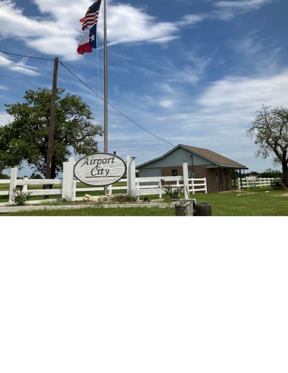 Hilltop Lakes Pilots Lounge
